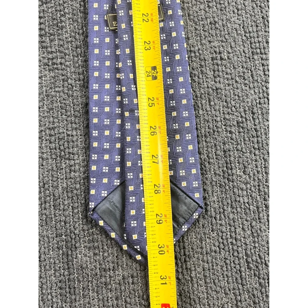 Ermenegildo Zegna navy measurements crisp